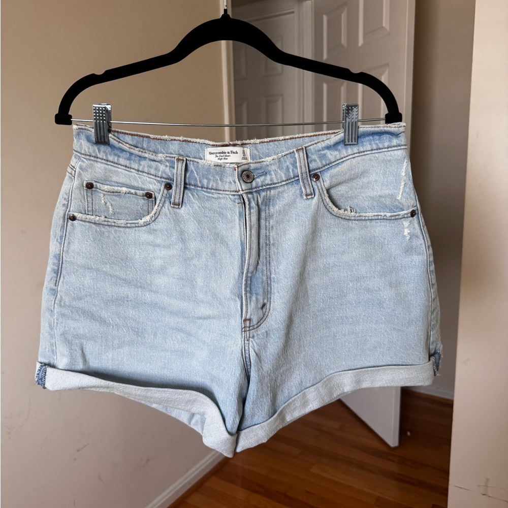 Abercrombie & Fitch women the dad short high rise